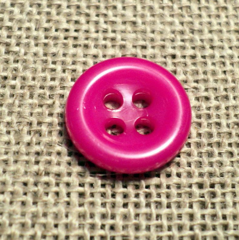 Bouton fuchsia 11mm 4-trous Petit Bouton Bébé, chemise, button down