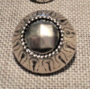 bouton manteau baroque medieval argenté 23mm métal