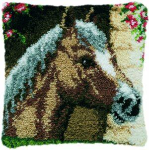 Coussin en point noué 40x40cm, kit complet soudan le cheval