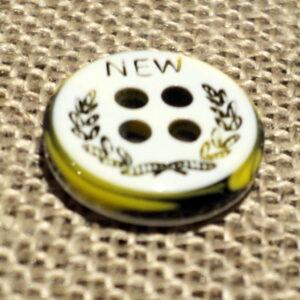 Bouton chemise 11mm 4-trous Petit bouton button down, blanc avec couronne de laurier noir et jaune