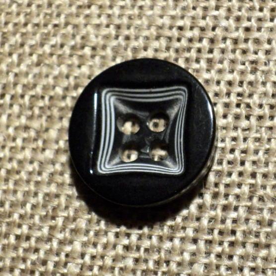 Bouton chemise 12mm noir blanc carré 4-trous Petit bouton button down