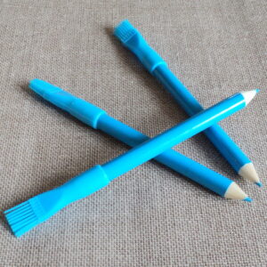 Crayon craie à marquer et brosse, couleur bleu