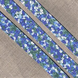 Ruban Biais fantaisie 20mm bleu jean avec des fleurs, style liberty