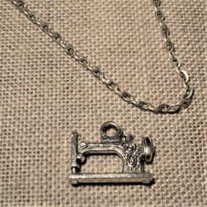 Breloque métal machine à coudre argenté, charme pendentif pour collier ou bracelet