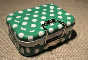 Trousse couture voyage vert, boìte nécessaire à couture pour le voyage, kit couture compact