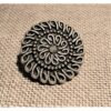 Bouton baroque argenté 23mm avec filigrain motif fleur à queue