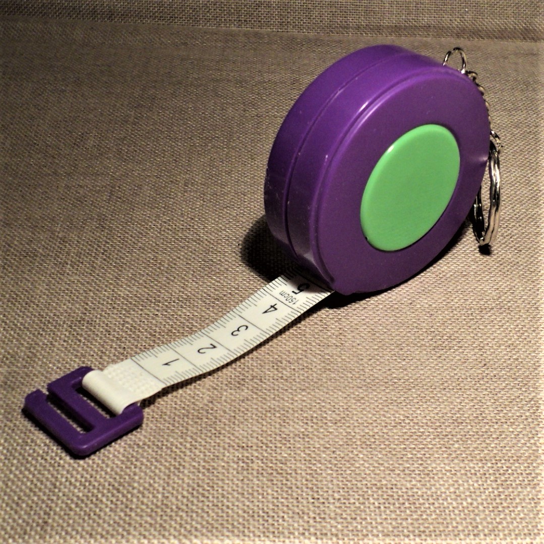 Ruban centimètre violet enrouleur couture automatique 150 cm avec porte clé