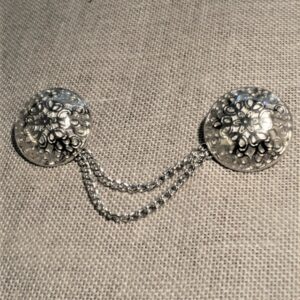 Bouton métal avec chainette folklorique argenté 25mm, médiéval, fermoir set de boutons chainettes