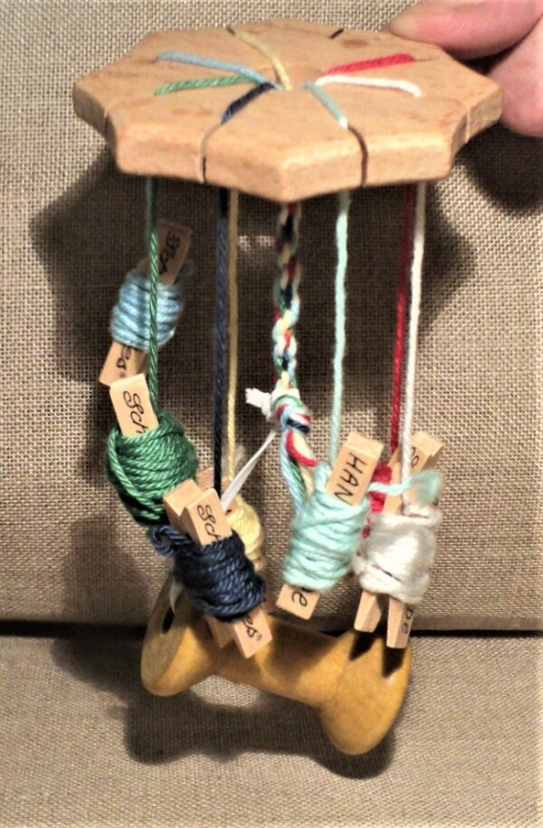 Etoile à tresser en bois pour les bracelets brésiliens, porte-clés, marque page etc – Image 3
