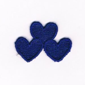 écusson Dentelle brodé 3 petits cœurs bleu marine à coudre, 3.5 x 2.5 cm