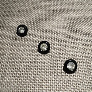 Bouton Perle de jais noir 7mm avec strass, bouton à queue