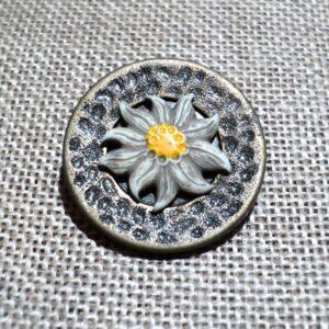 Bouton métal tyrolien Edelweiss bronze 22mm, Bouton folklorique avec l'edelweiss blanc