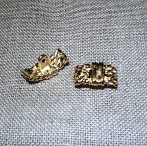 Bouton-metal-noeud-papillon-dore-a-queue-10mm