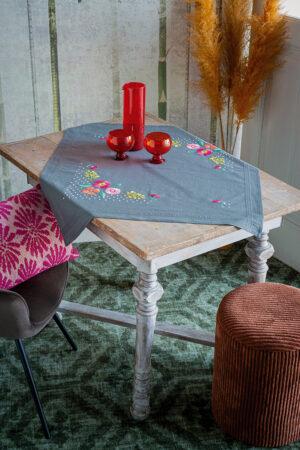 Kit Surnappe 80x80 cm gris foncé, broderie au point de tige les fleurs multicolores, nappe pré-imprimé